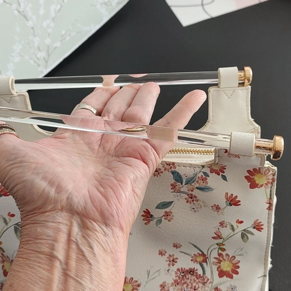 Lauren Conrad Flowered Crossbody - Picture 2 of 8